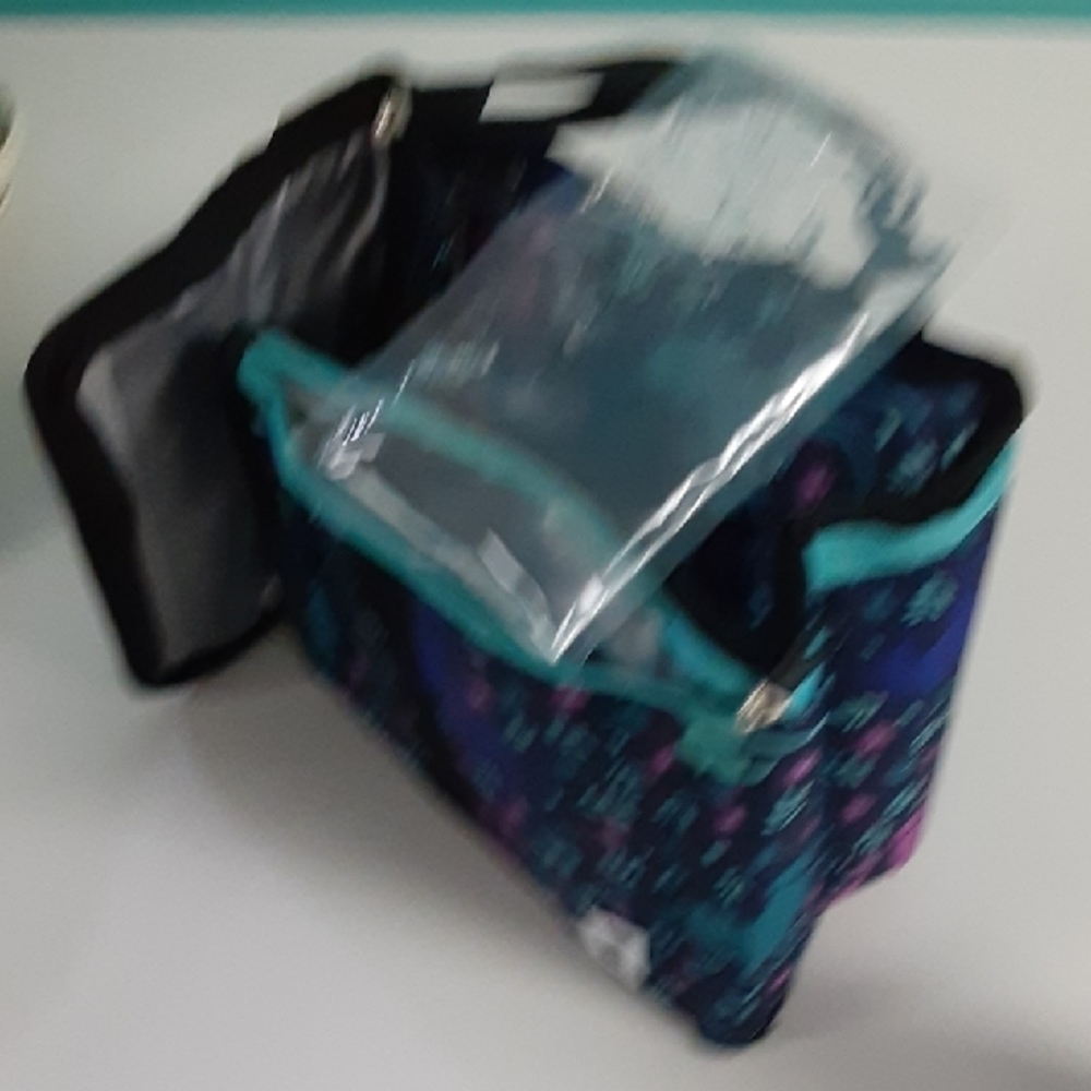 Built Gel Cube Lunch Bag with Unicorn Design - Picture 9 of 10